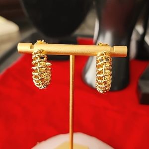 Gold Hoop Curly Earrings